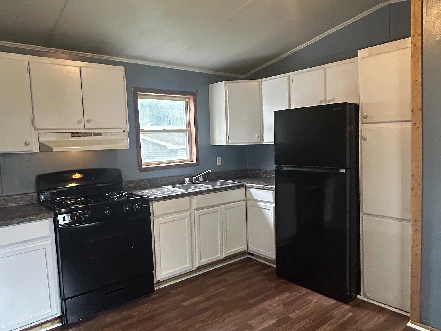 3 bed, $1,395 — Photo 2