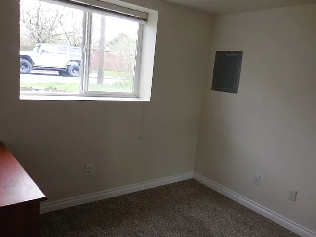 Building Photo - 2305 NW Fillmore Ave #4