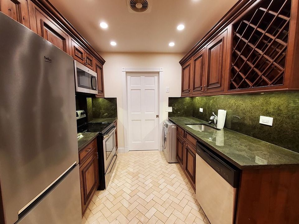 1st image of 119 Bank St #F