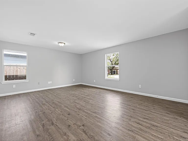 7521 Dyer St — Photo 7