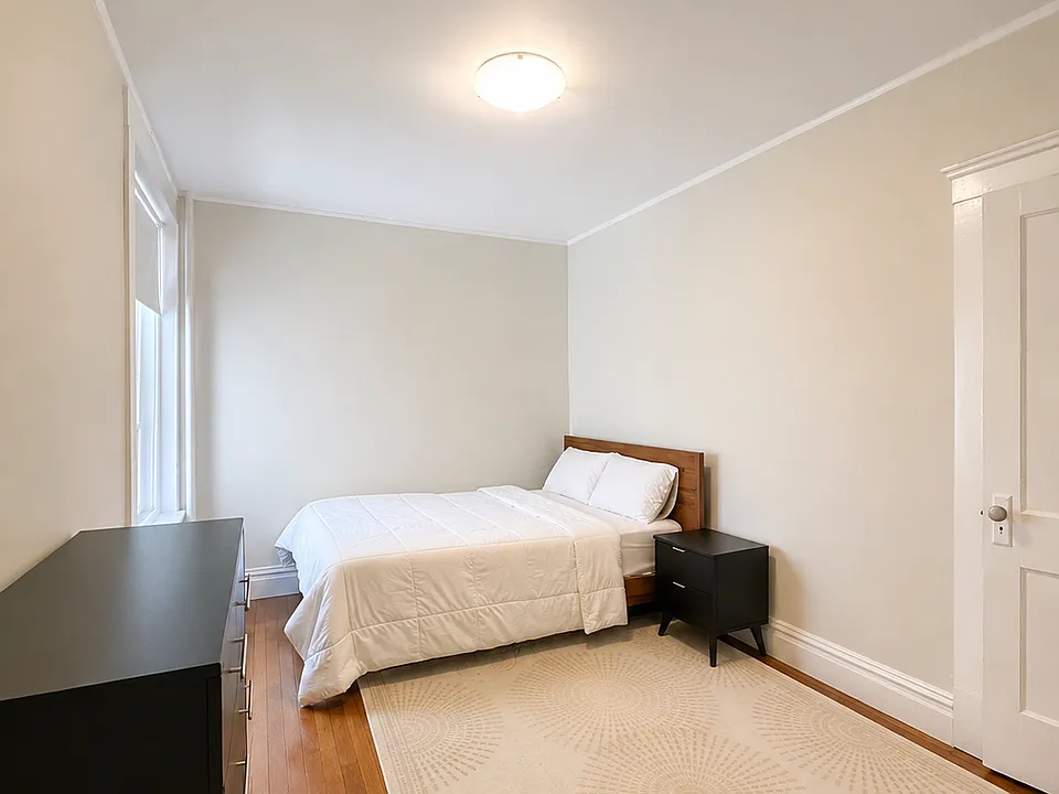 57 Strathmore Rd #4