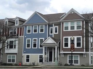 122 Waterbury Cir, Schaumburg, IL 60193