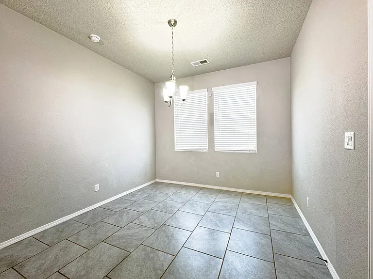 4143 Summit Park Rd NE — Photo 9