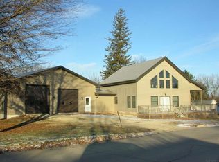 301 W Main St, Riceville, IA 50466