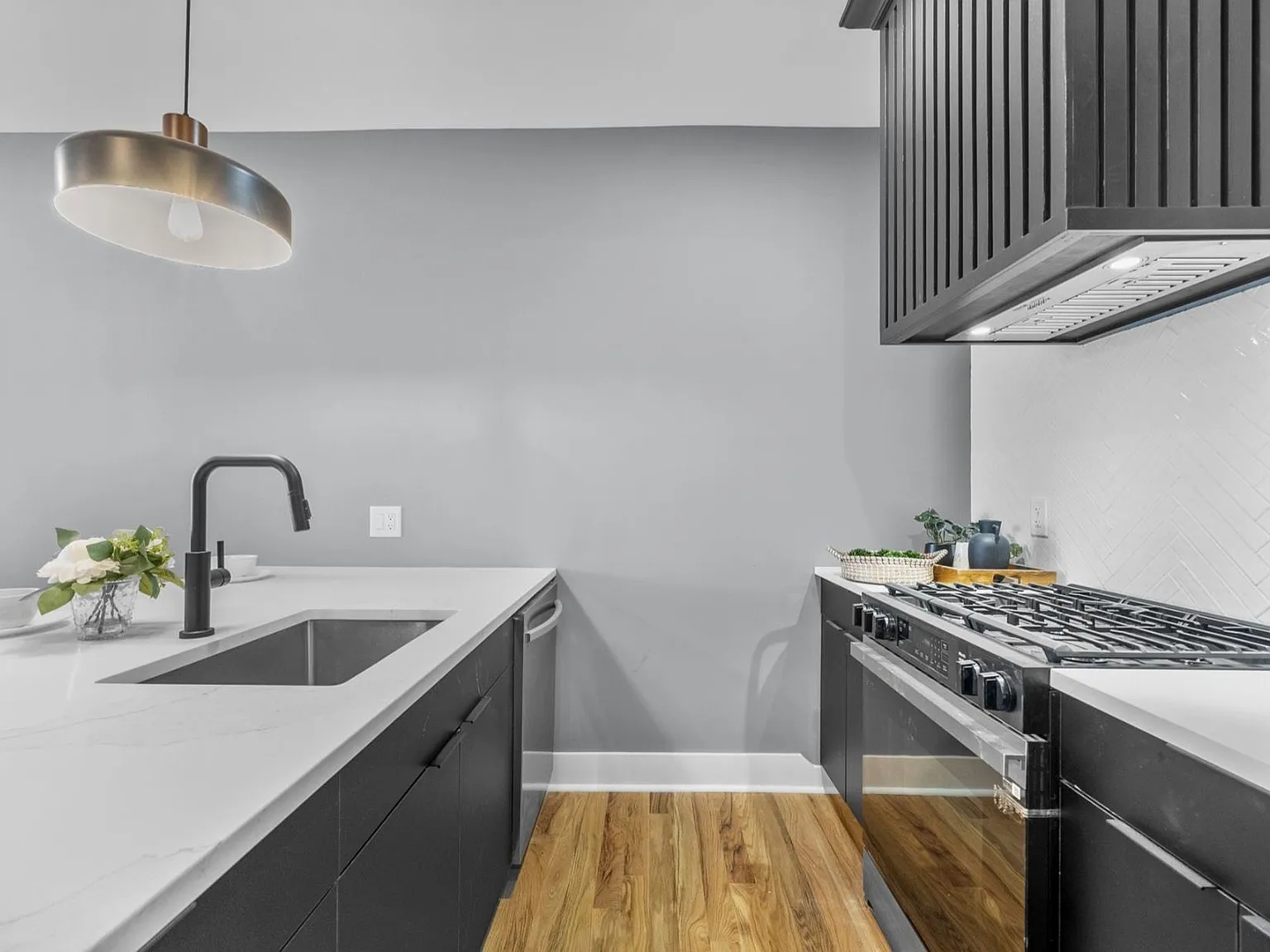 3 bed, 1600 sqft, $3,900 — Photo 3