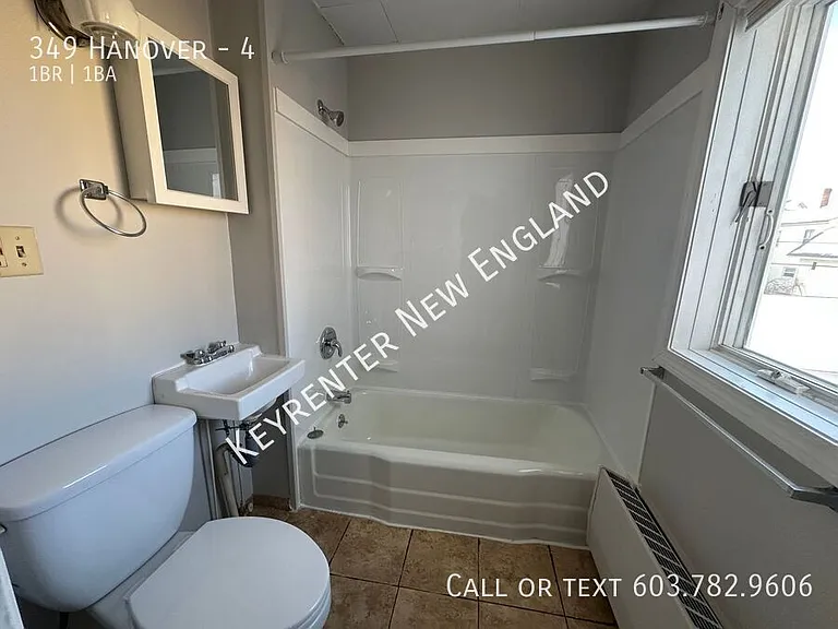 349 Hanover St #4 — Photo 2