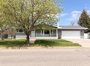 1112 19th Ave SW, Minot, ND 58701