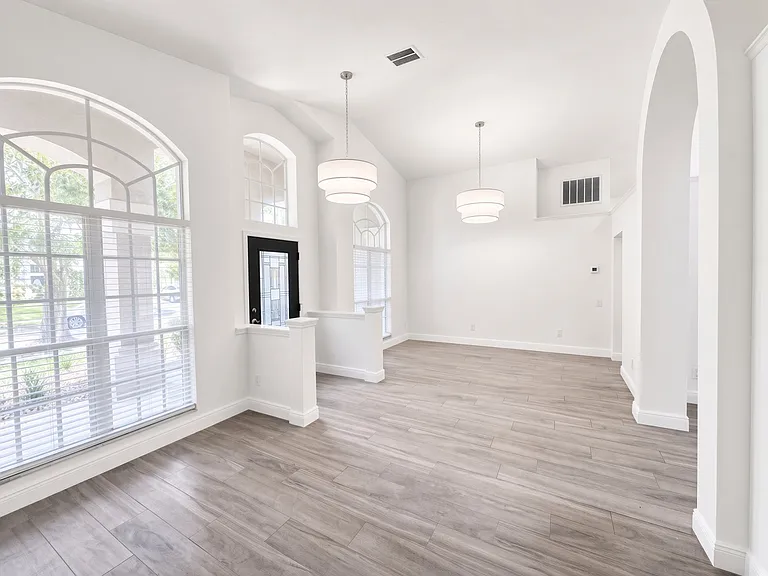 8089 Saint Andrews Cir — Photo 3