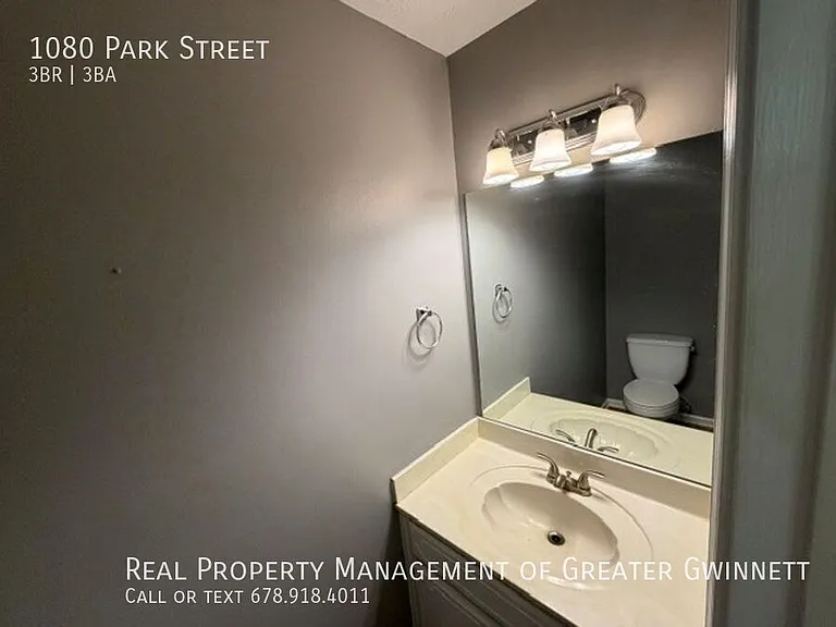 1080 Park St — Photo 11