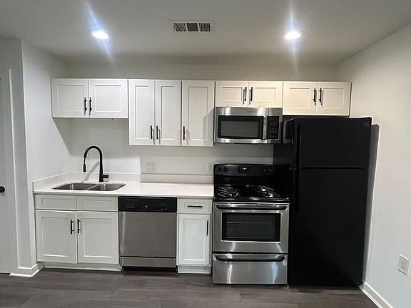4th image of 321 E 8th St APT 107
