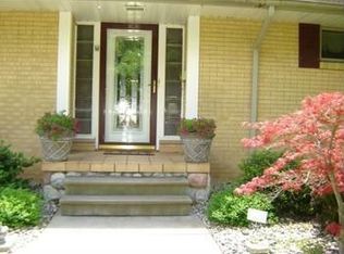 511 W Meadowbrook Dr, Midland, MI