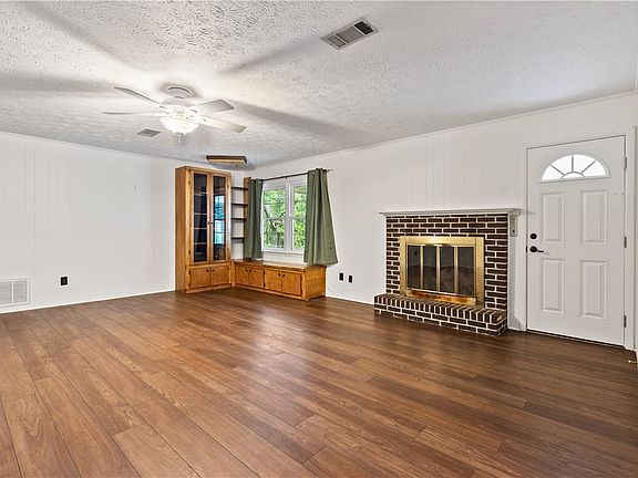 5th image of 317 Windsor Dr