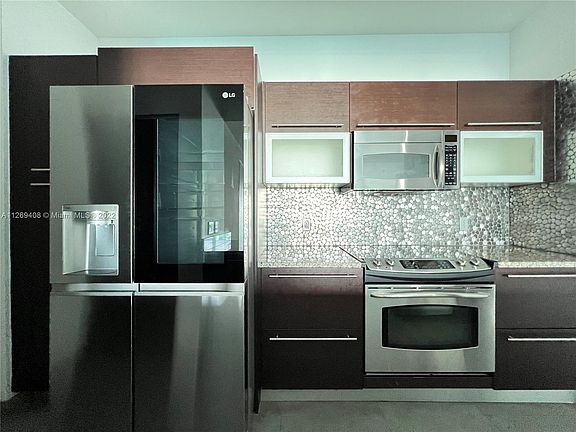 5th image of 951 Brickell Ave APT 2707