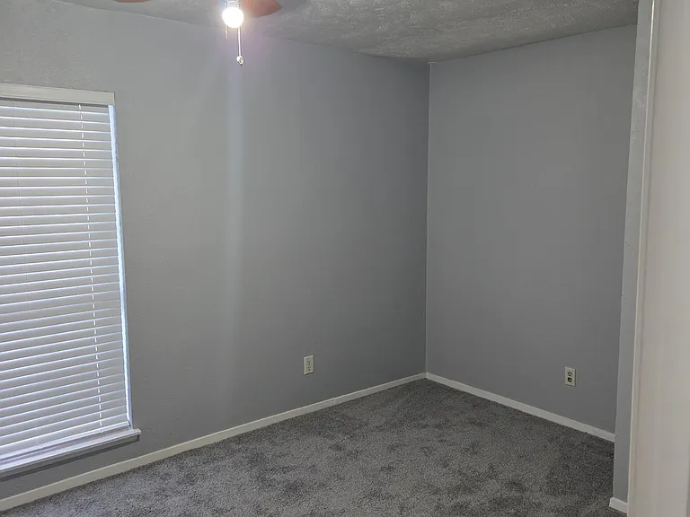 605 Hillcrest St — Photo 10