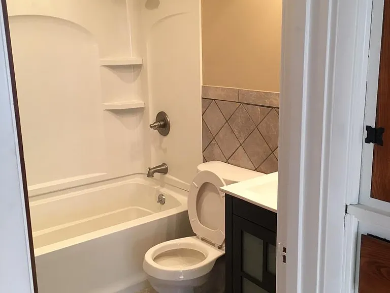 517 E Melbourne Ave — Photo 7