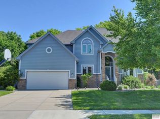 1103 Mackensey Dr, Papillion, NE 68046