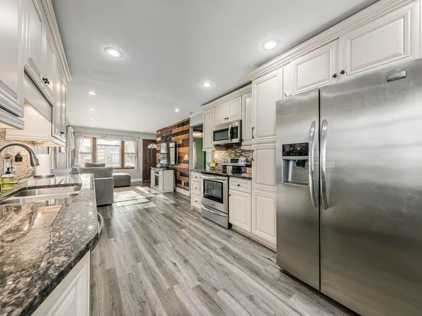 2344 South 83rd STREET, West Allis, WI 53219