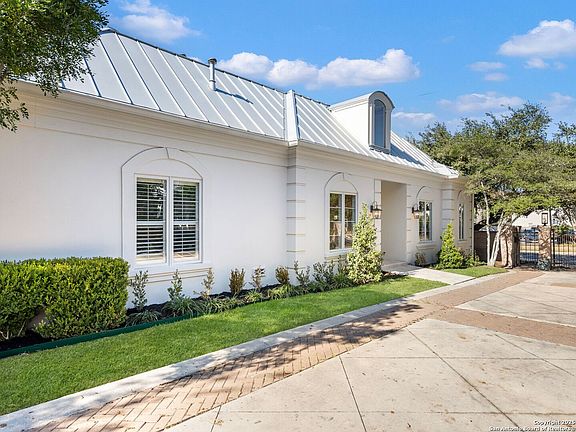 3rd image of 160 Burr