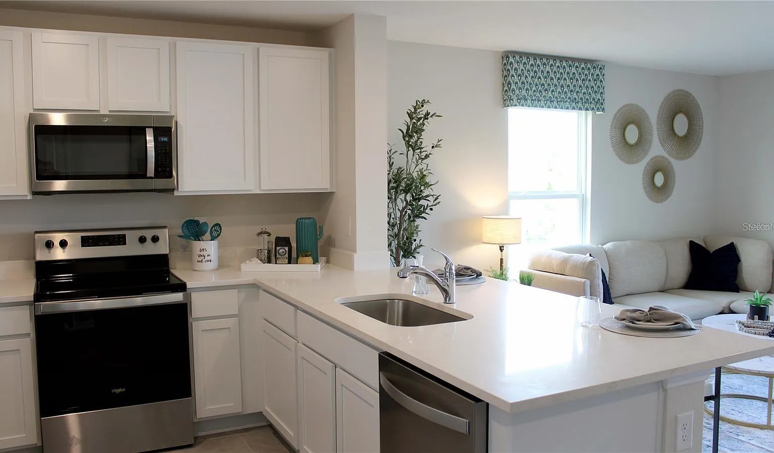 3 bed, 2.5 bath, 1463 sqft, $1,850 — Photo 3