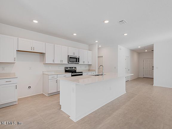 5th image of 8573 LILIAS Circle