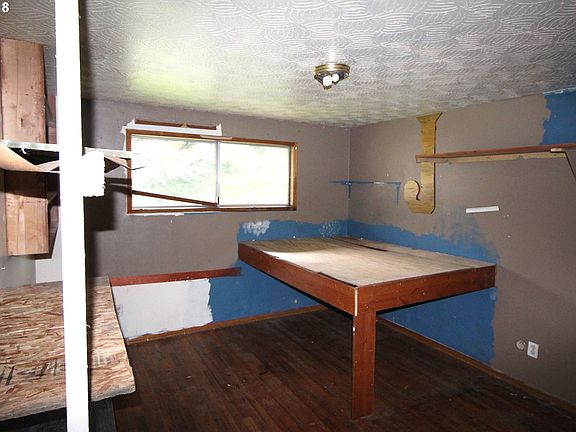 4th image of 2863 SE Boyd St