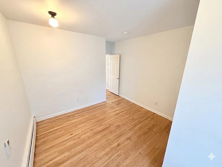 278 Monmouth St #3R — Photo 6