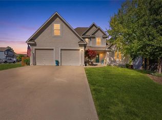 1900 N 159th Ter, Basehor, KS 66007