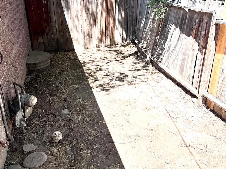 1320 G St — Photo 11