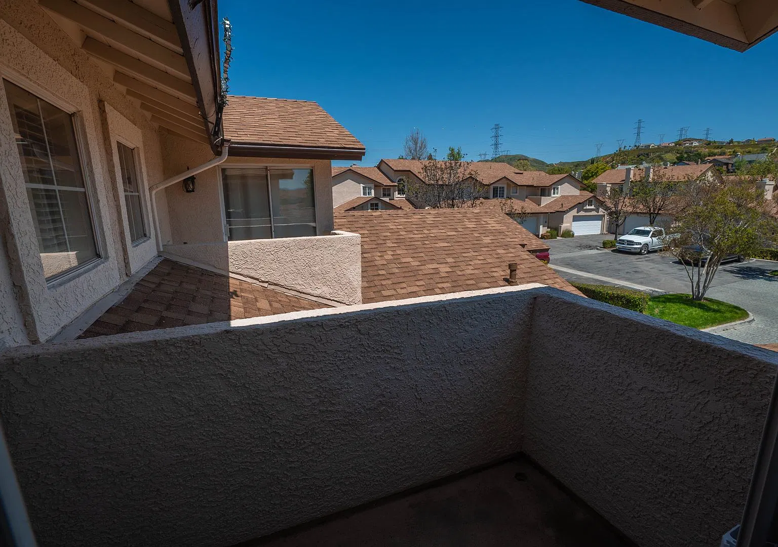 Coming Soon! Mountainview Courtyard Townhome For Rent In Saugus! — Photo 4