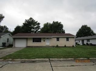 813 N 23rd St, Mattoon, IL 61938