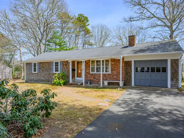 22 Longfellow Drive, Centerville, MA 02632