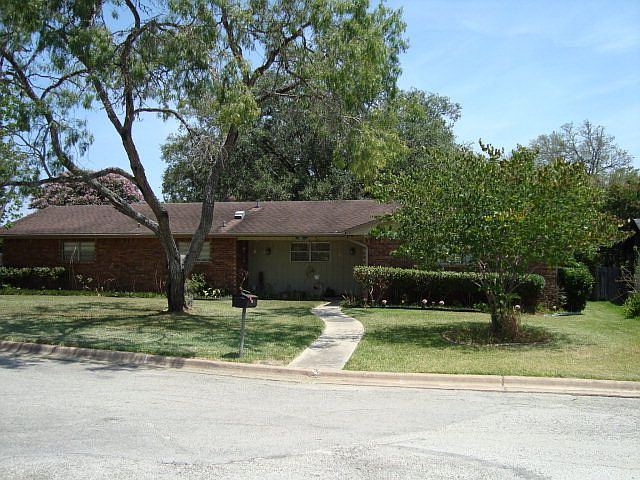 1st image of 129 Winding Way Dr