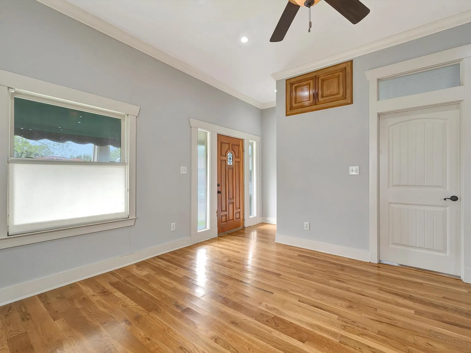 3 bed, 2.0 bath, 1302 sqft, $3,300 — Photo 4