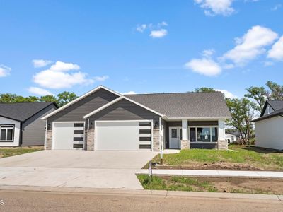 511 Mehrer Dr, Bismarck, ND, 58504