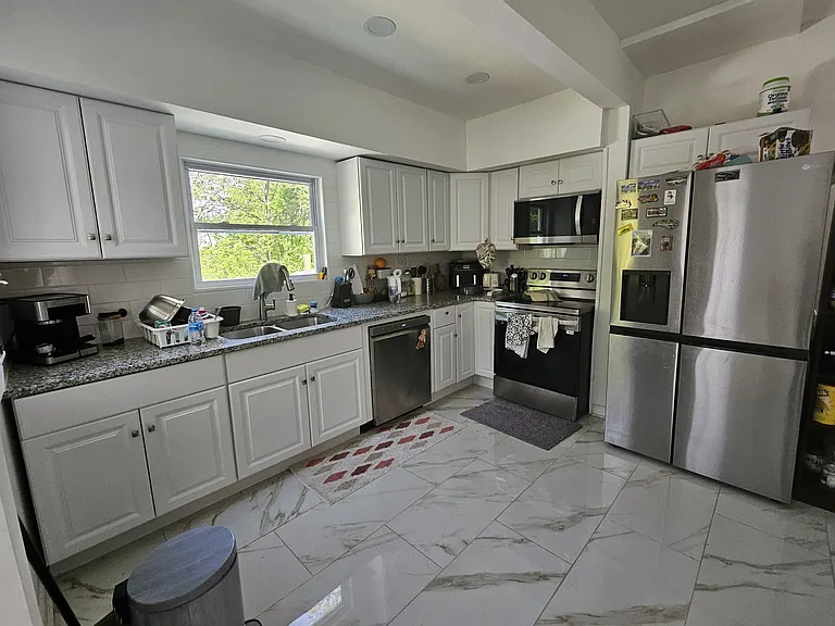 804 Dubois St — Photo 10