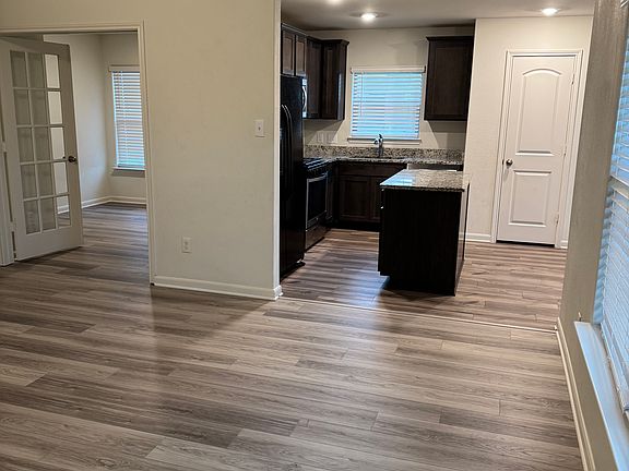 4th image of 3010 McCoy Rd