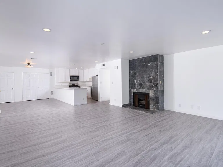 1555 S Bundy Dr #202 — Photo 8