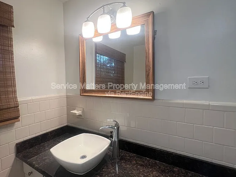 1401 E 34th St — Photo 36