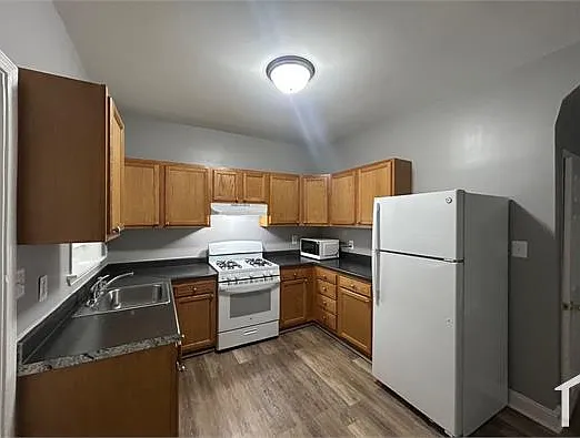 2 bed, $1,675 — Photo 2