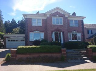 2846 W Viewmont Way W, Seattle, WA 98199