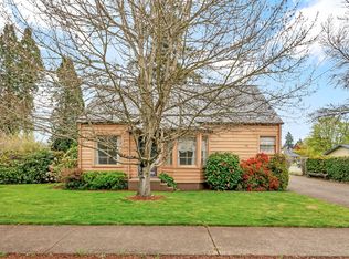 1521 Gilham Rd, Eugene, OR 97401