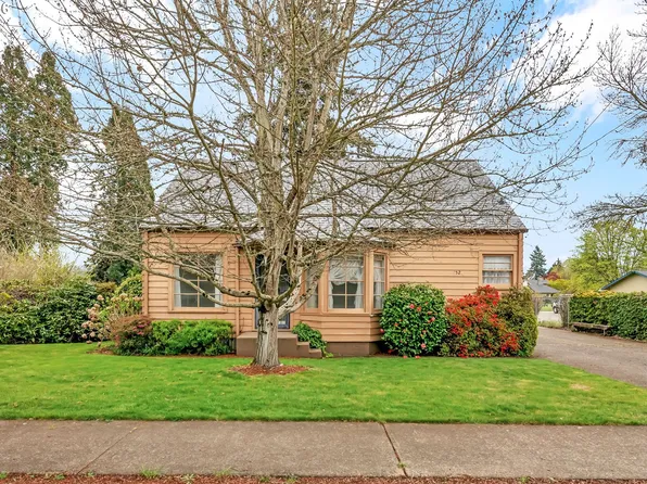 1521 Gilham Rd, Eugene, OR 97401