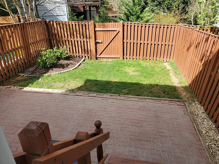 746 Howards Loop — Photo 17