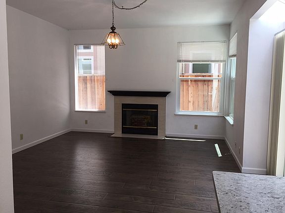 4th image of 1557 Mission Springs Cir