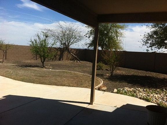 4th image of 501 S 150th Dr