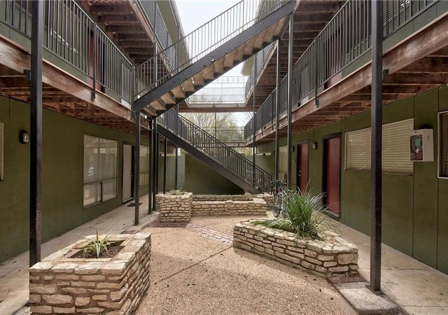 2 Bed 2 Bath — Photo 1