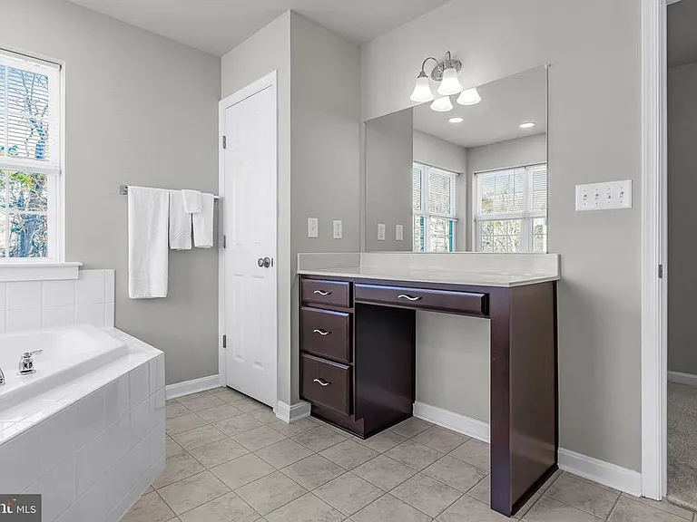 243 Wavyleaf Dr — Photo 29