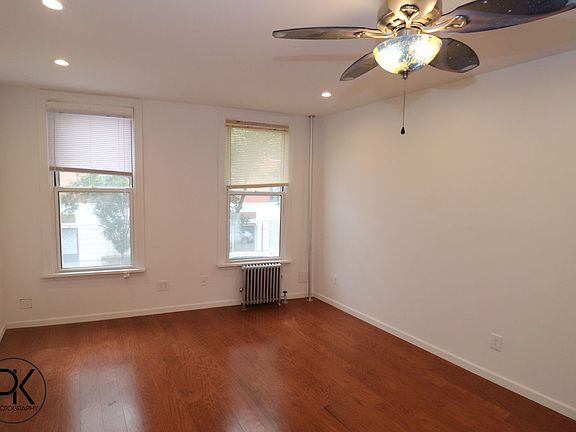 4th image of 214 Driggs Ave #2RT