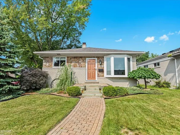 1205 N Main St, Clawson, MI 48017