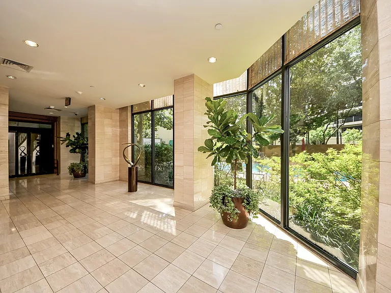 14 Greenway Plz #23P — Photo 37